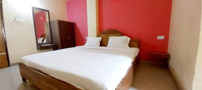 Spot On 80624 Hotel Niladri Complex Puri Zewnętrze zdjęcie